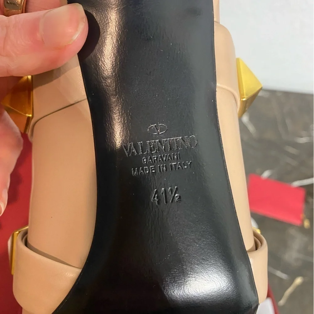 Valentino Garavani Leather Oversized Rockstud Mules 65 nude/blush color - Picture 8 of 15